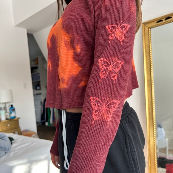 Urban Outfitters Sweater - Picture 2 of 2